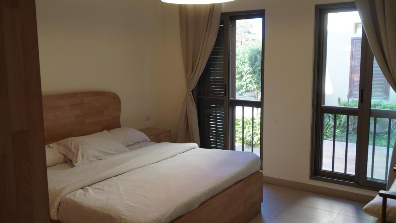 Ground Floor Apartment By Circular Pool In Talabay Aqaba Exterior photo